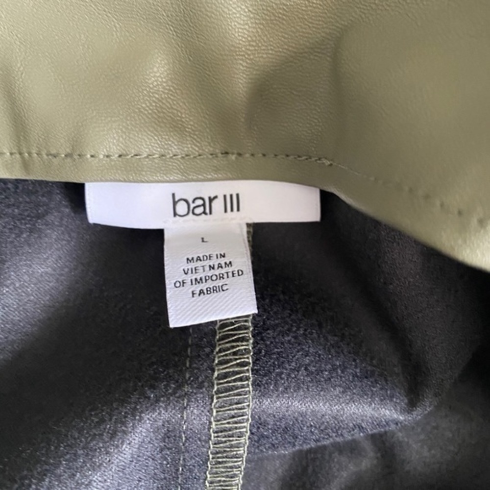 NWT bar III Army Green Pleather Skirt Size L - Picture 4 of 5
